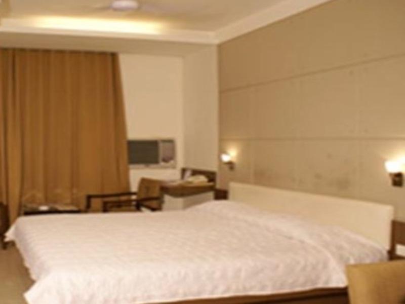 Hotel Kanak Comfort Ахмедабад Екстер'єр фото