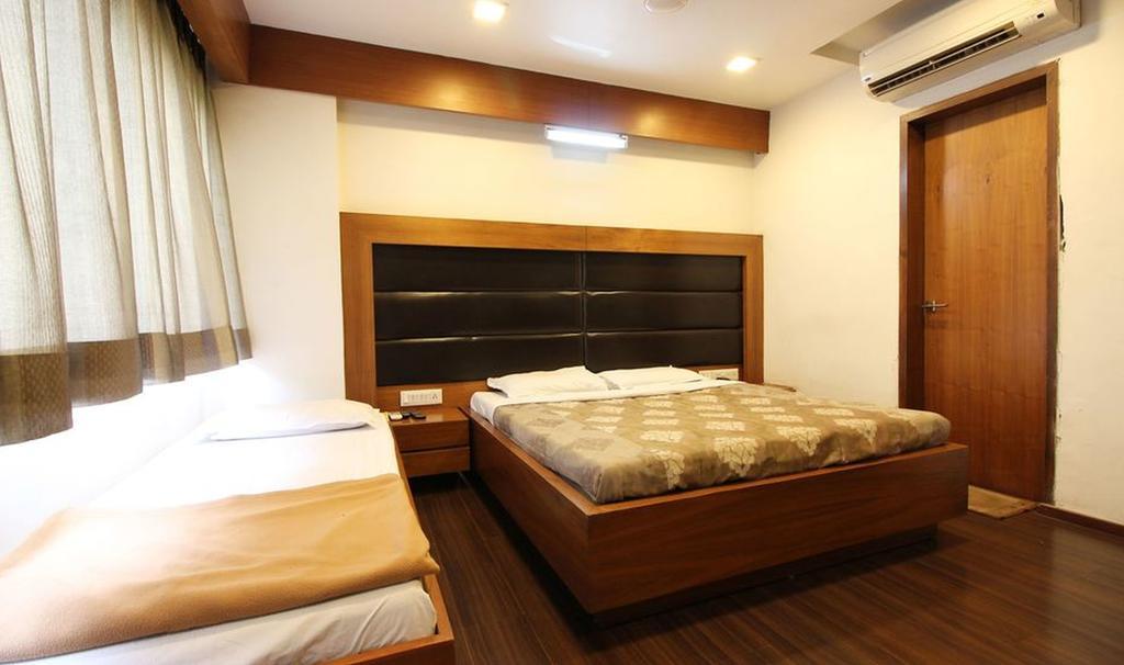 Hotel Kanak Comfort Ахмедабад Номер фото